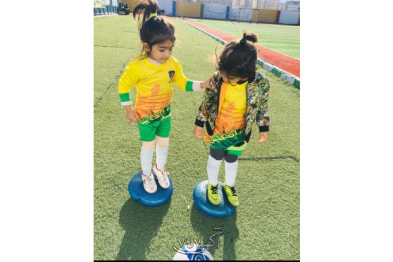 ثبت نام  فوتبال بانوان در مدرسه فوتبال دائمی ایراندخت آغاز شد (دختر ایرانی ) 