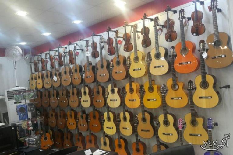 فروش انواع گیتار و ویولن 